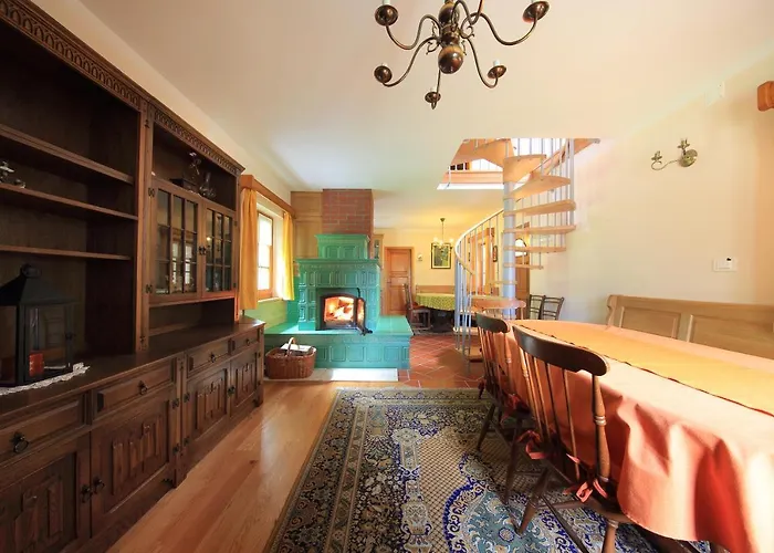 Zadnjica Holiday House